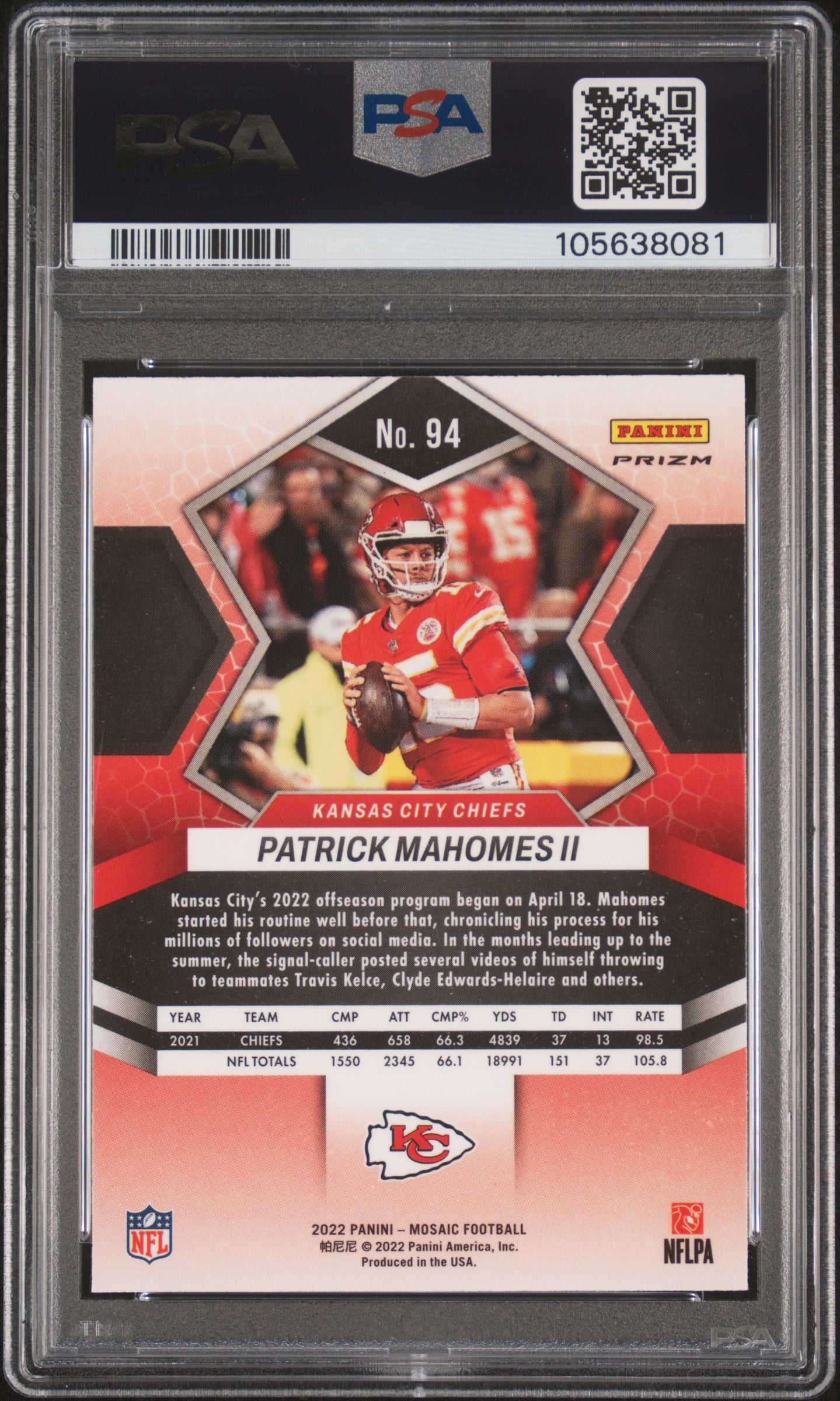 Patrick Mahomes II 2022 Panini Mosaic #94 Gold Sparkle PSA 10